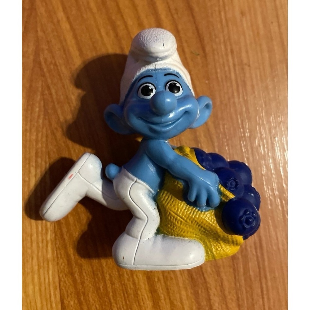 McDonald's‎ Peyo 2011 Greedy Smurf Figurine